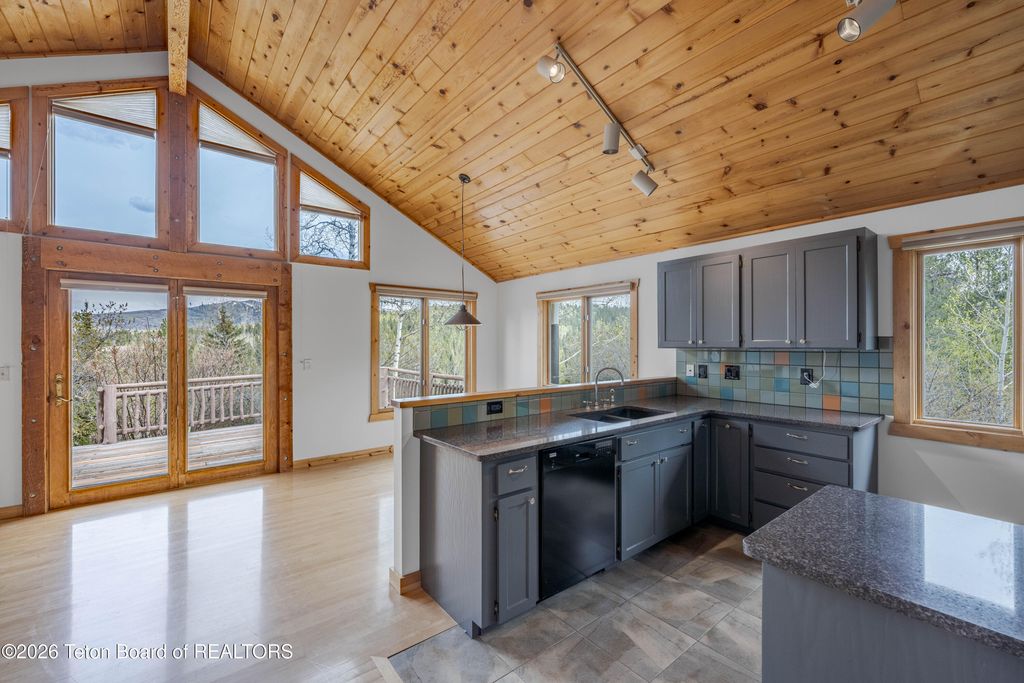 4125 W SILVER SPUR Road, Wilson, WY 83014 photo 10
