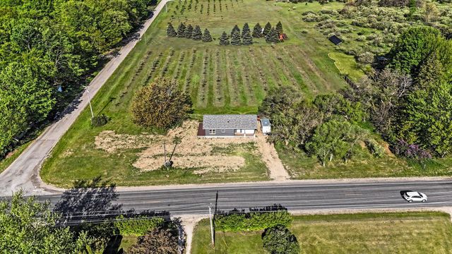 6193 S Pere Marquette Highway, Pentwater, MI 49449