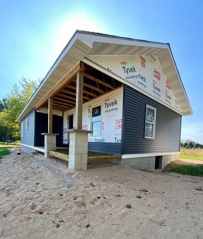 6193 S Pere Marquette Highway, Pentwater, MI 49449