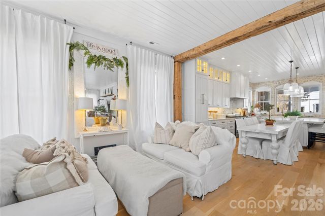 24 Waverly Road, Asheville, NC 28803