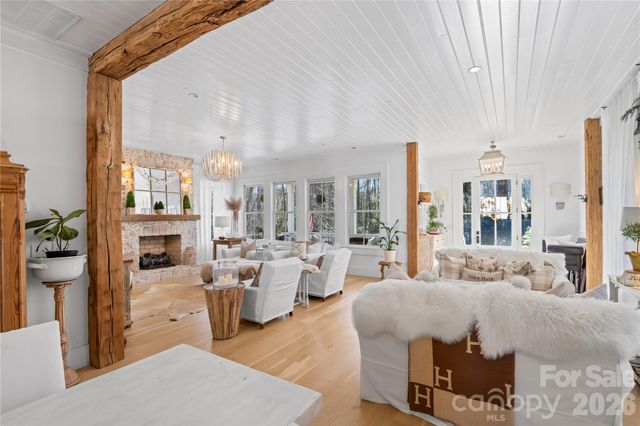 24 Waverly Road, Asheville, NC 28803