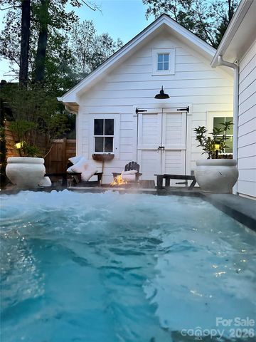 24 Waverly Road, Asheville, NC 28803