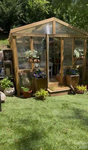 24 Waverly Road, Asheville, NC 28803