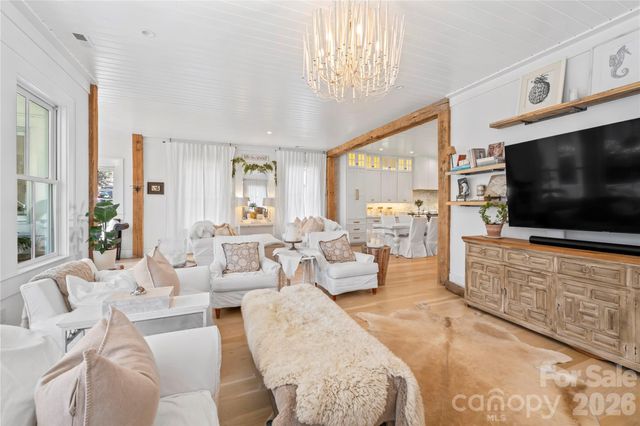 24 Waverly Road, Asheville, NC 28803