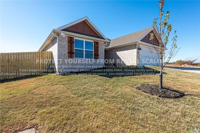 51 W Pitts Street, Farmington, AR 72730