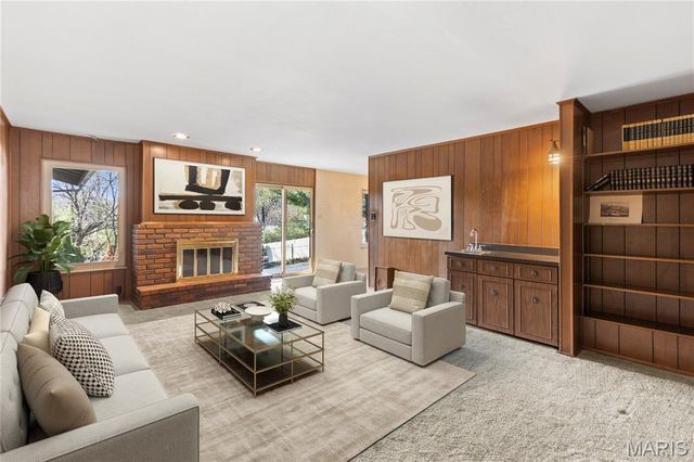 313 Providence Road, Ballwin, MO 63011