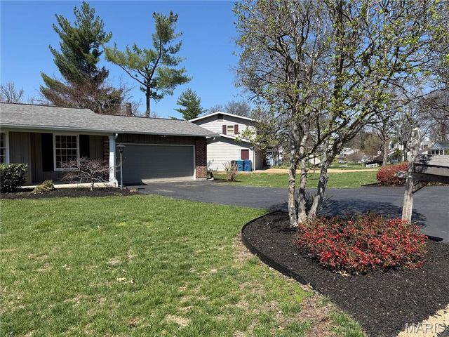 313 Providence Road, Ballwin, MO 63011