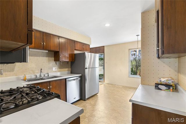 313 Providence Road, Ballwin, MO 63011