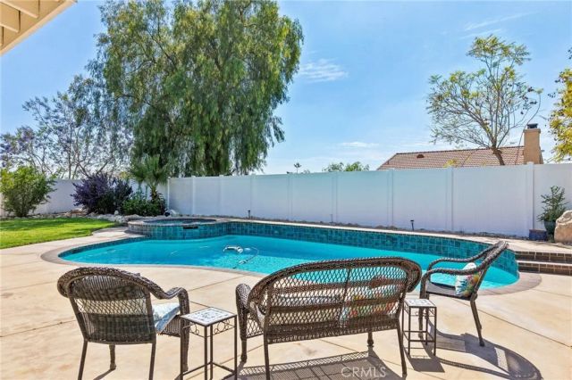 7778 Centro Vis, Highland, CA 92346