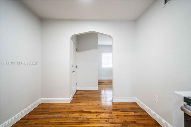 1007 Bay Dr 205, Miami Beach, FL 33141