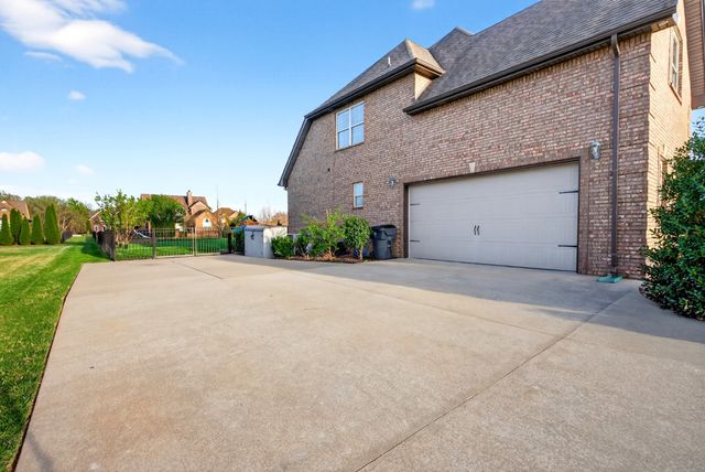 3105 Randle Brothers Ln, Clarksville, TN 37043