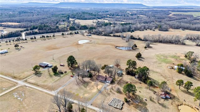 41 McKennon Road, Morrilton, AR 72110