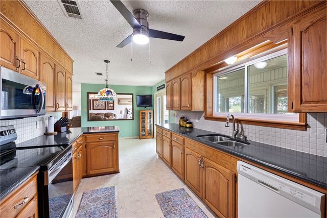 41 McKennon Road, Morrilton, AR 72110