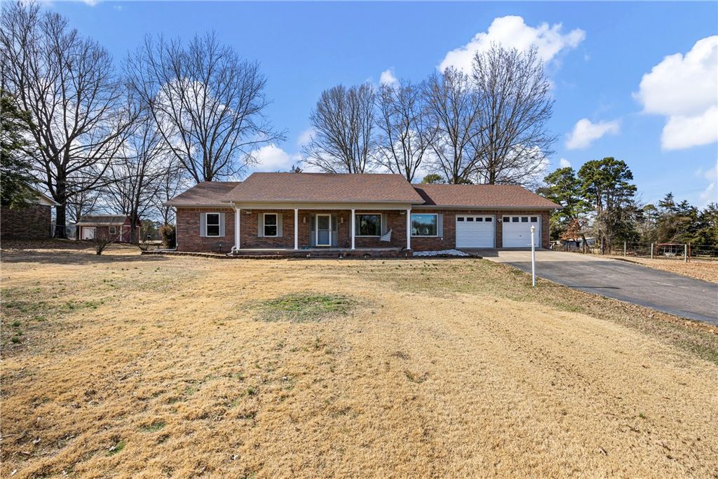 41 McKennon Road, Morrilton, AR 72110
