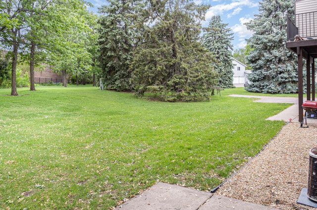 138 96th Lane NE, Blaine, MN 55434