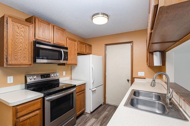 138 96th Lane NE, Blaine, MN 55434