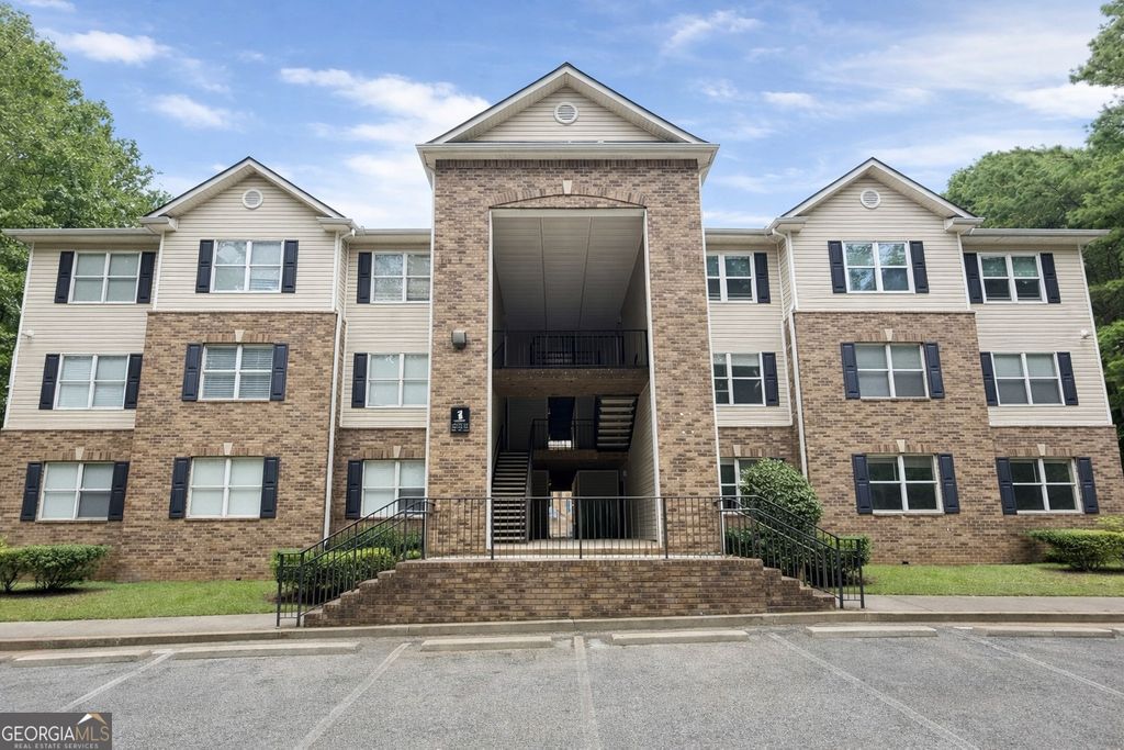 3215 Fairington Drive, Lithonia, GA 30038