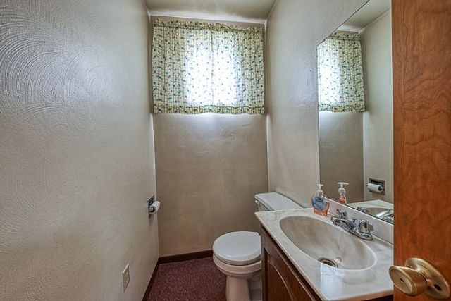 1705 Pittsburgh St, Cheswick, PA 15024