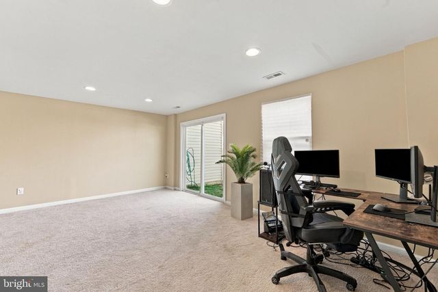 175 VILLAGE GREEN LN, Sicklerville, NJ 08081