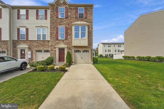 175 VILLAGE GREEN LN, Sicklerville, NJ 08081