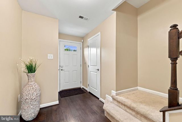 175 VILLAGE GREEN LN, Sicklerville, NJ 08081
