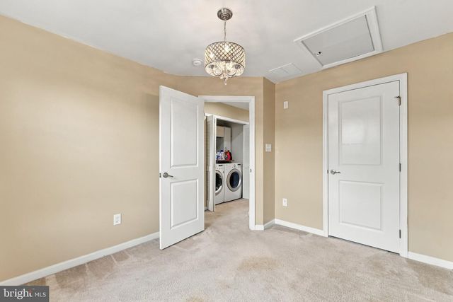 175 VILLAGE GREEN LN, Sicklerville, NJ 08081