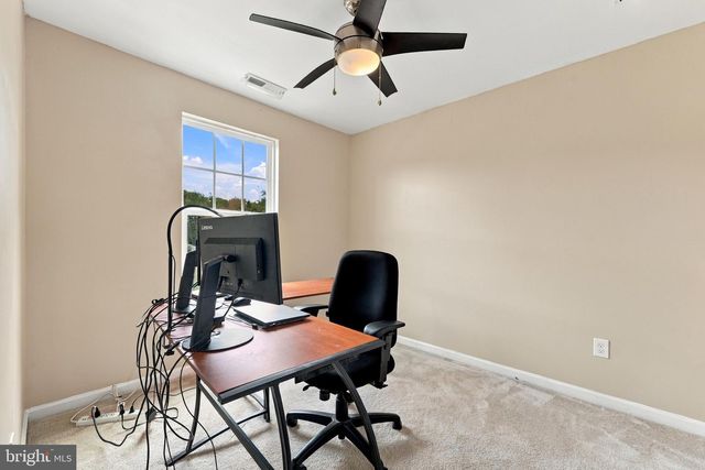 175 VILLAGE GREEN LN, Sicklerville, NJ 08081