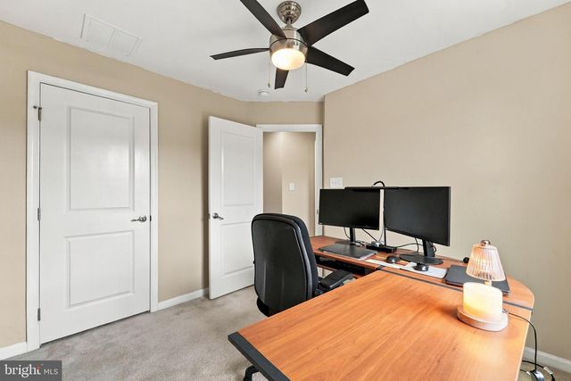 175 VILLAGE GREEN LN, Sicklerville, NJ 08081