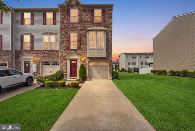 175 VILLAGE GREEN LN, Sicklerville, NJ 08081