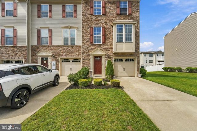 175 VILLAGE GREEN LN, Sicklerville, NJ 08081