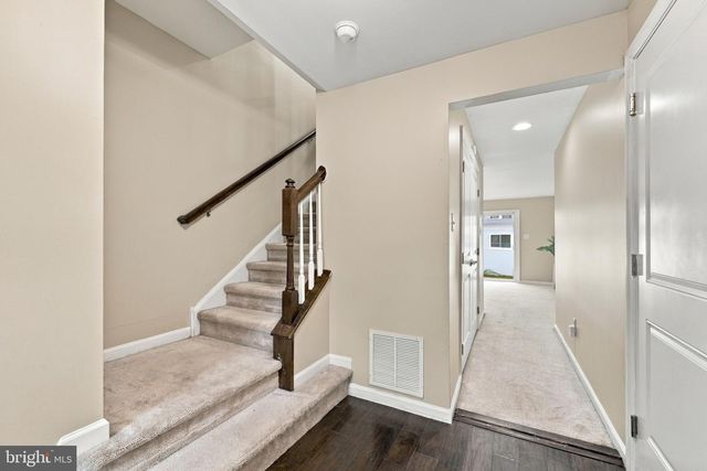 175 VILLAGE GREEN LN, Sicklerville, NJ 08081