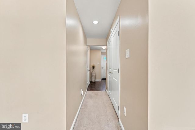 175 VILLAGE GREEN LN, Sicklerville, NJ 08081