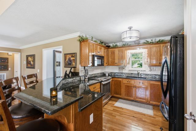 502 Fawn Ct, Burns, TN 37029