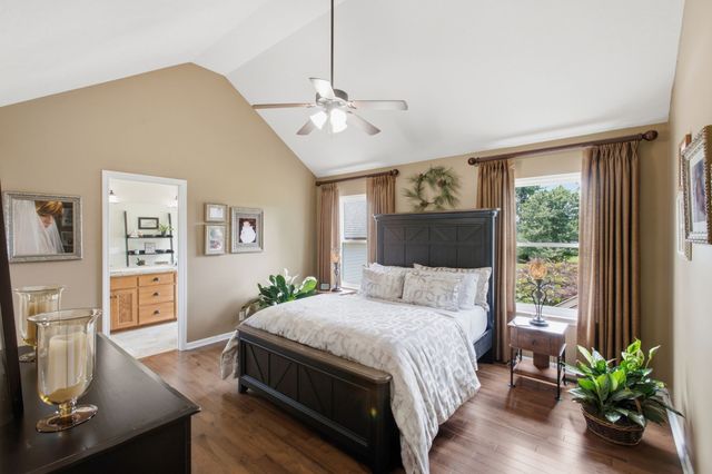 502 Fawn Ct, Burns, TN 37029
