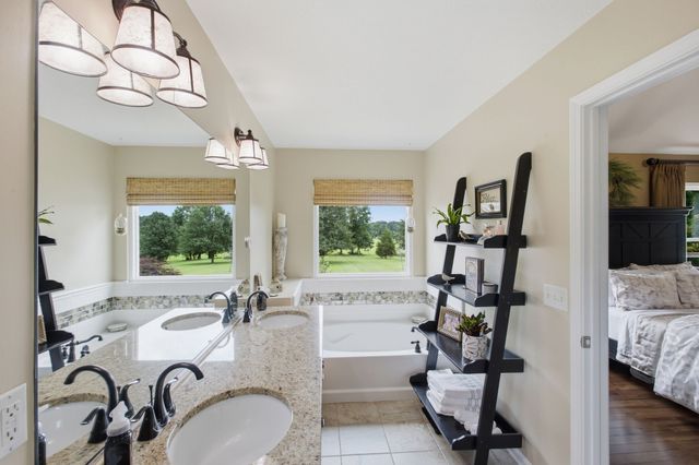 502 Fawn Ct, Burns, TN 37029