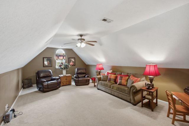 502 Fawn Ct, Burns, TN 37029