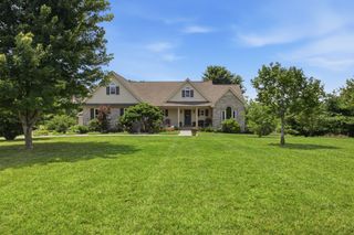 502 Fawn Ct, Burns, TN 37029