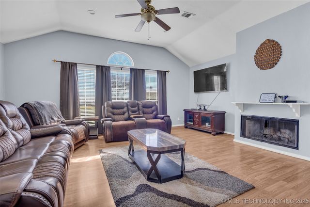 2517 Westwood, Ardmore, OK 73401