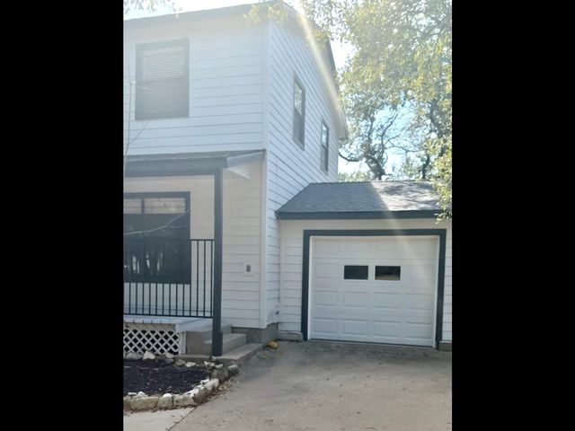 15205 Cavalier Canyon DR B, Lakeway, TX 78734