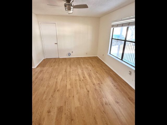 15205 Cavalier Canyon DR B, Lakeway, TX 78734