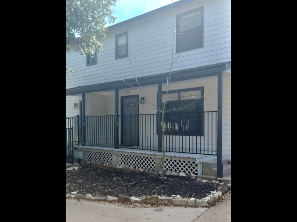 15205 Cavalier Canyon DR B, Lakeway, TX 78734