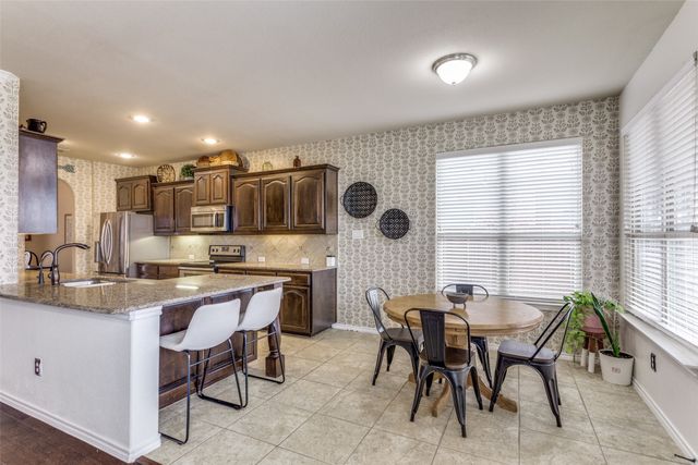 10948 Abbeyglen Court, Fort Worth, TX 76052