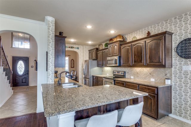 10948 Abbeyglen Court, Fort Worth, TX 76052