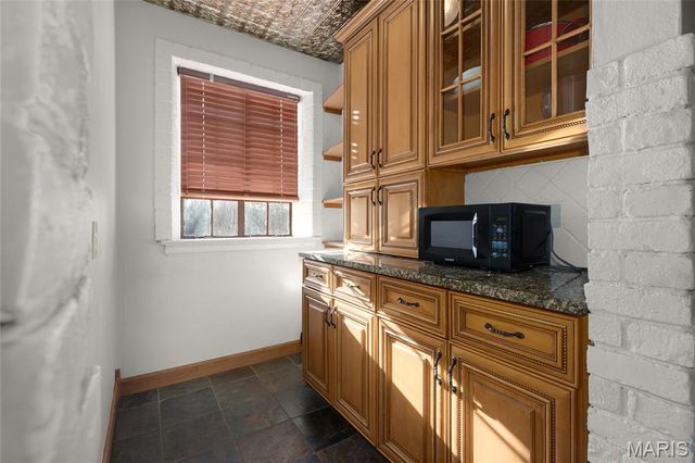 7601 Gannon Avenue, University City, MO 63130