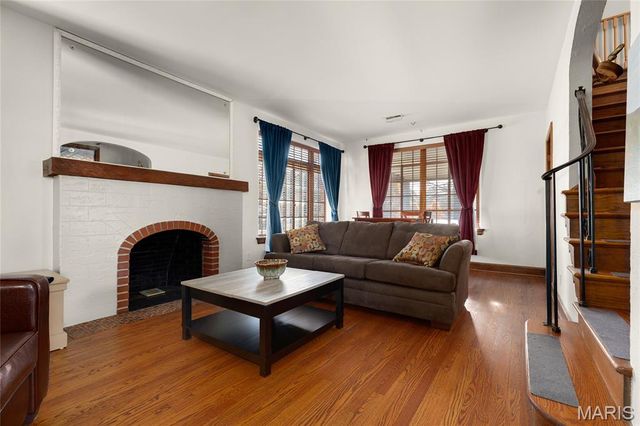 7601 Gannon Avenue, University City, MO 63130