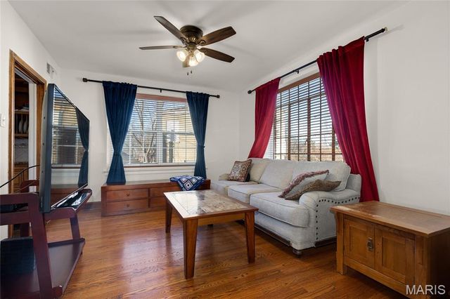 7601 Gannon Avenue, University City, MO 63130