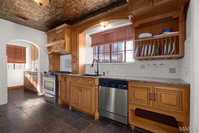 7601 Gannon Avenue, University City, MO 63130