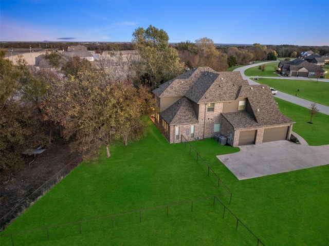 191 Daniel Drive, Van Alstyne, TX 75495