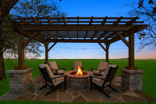 191 Daniel Drive, Van Alstyne, TX 75495