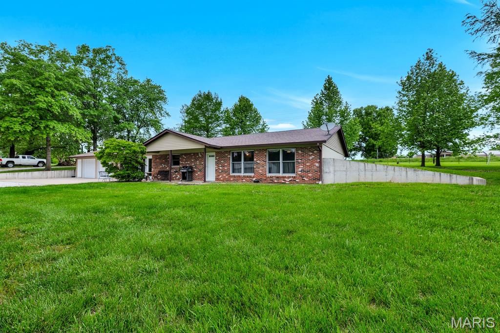 2428 E Highway 47, Winfield, MO 63389